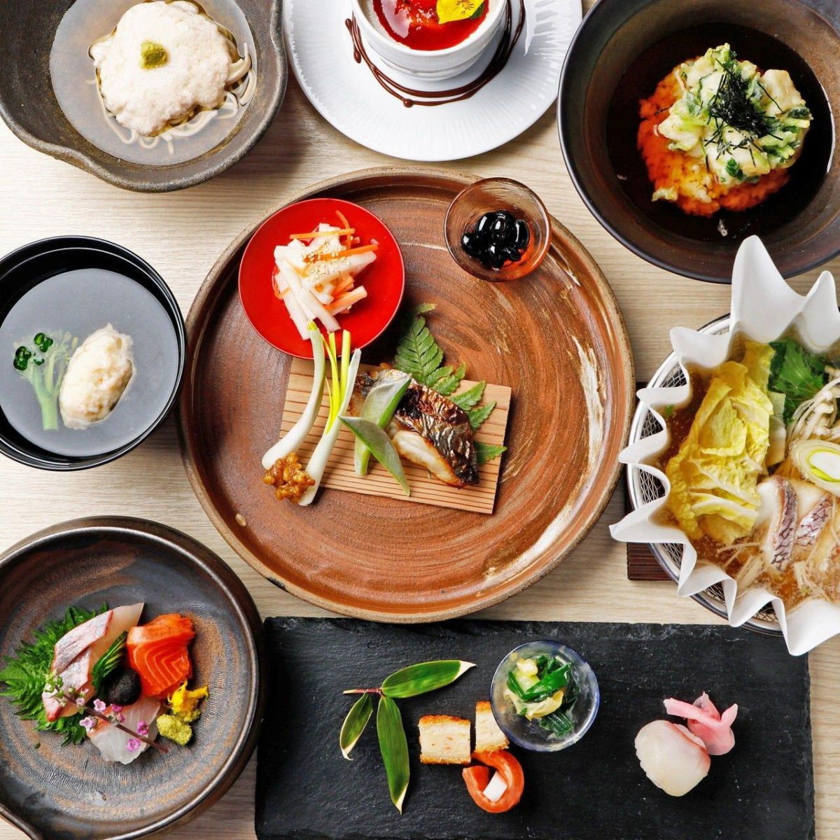 Japanische Kaiseki-Küche mit saisonalen Speisen